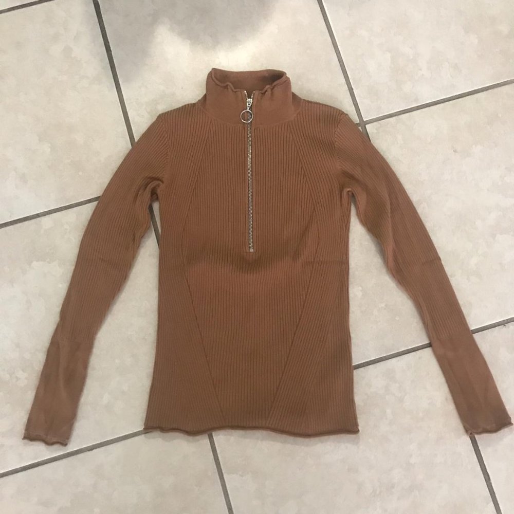 Camel Ribbed Zip top H&M size Small - Picture 3 of 6